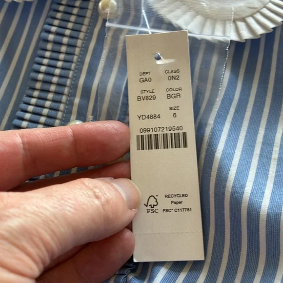 J crew Slight Cropped garçon shirt with pearl buttons in stripe Size 6 NWT - Picture 10 of 10